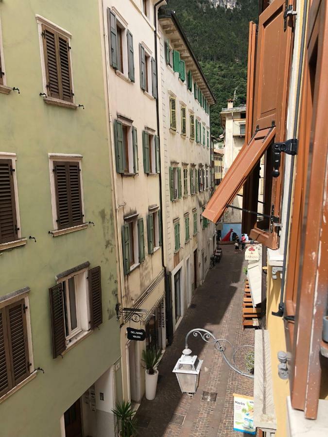 Appartamento Alle Porte 加尔达湖滨 外观 照片